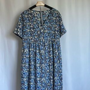 Chic Floral Midi Dress in Blue